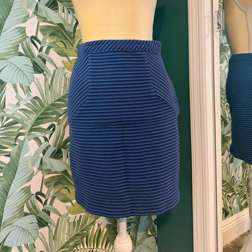 Ann Taylor Navy Textured Ribbed Pencil Skirt 0